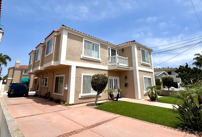 Building Photo - 2103 Gates Ave