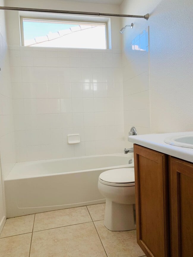 Building Photo - Beautiful Home In Rancho Sahuarita Located...