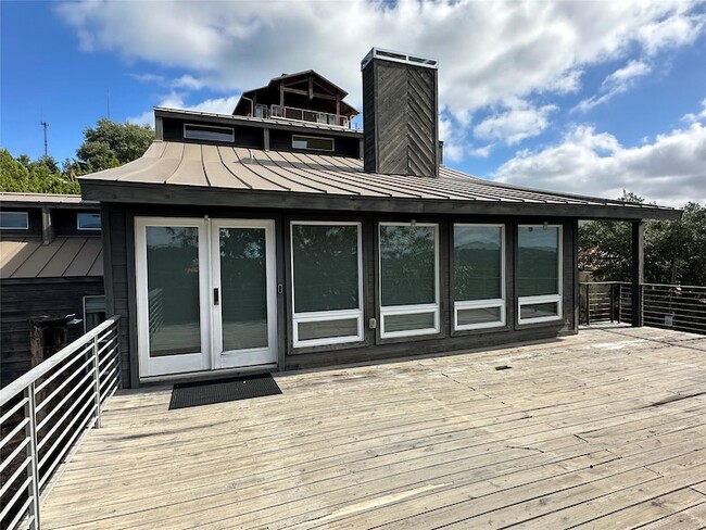 Building Photo - 5206 Scenic View Dr