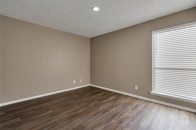 Building Photo - 5727 Richmond Ave