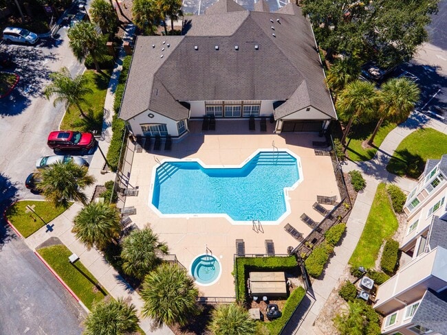 Building Photo - 1995 Erving Cir