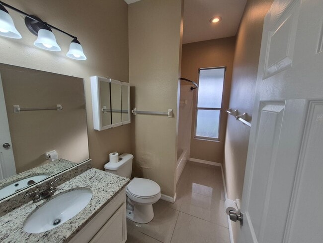 Building Photo - 5403 Loma Vista Loop