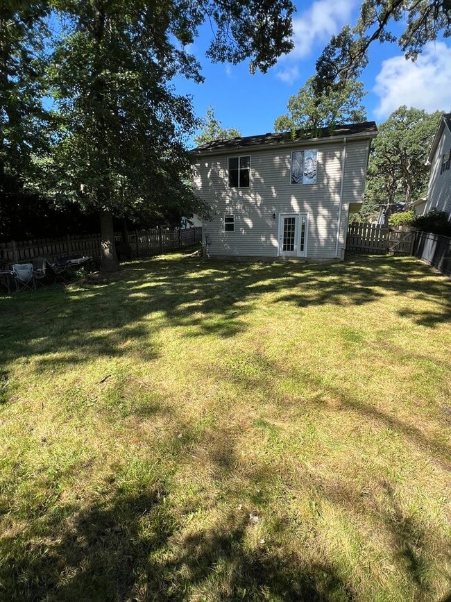Building Photo - Charming Tri-level In Bristol - Lake George