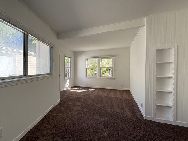 Building Photo - Charming Updated 4BR Home on Prime Corner ...