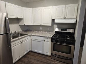 Building Photo - 7254 72nd Ln N