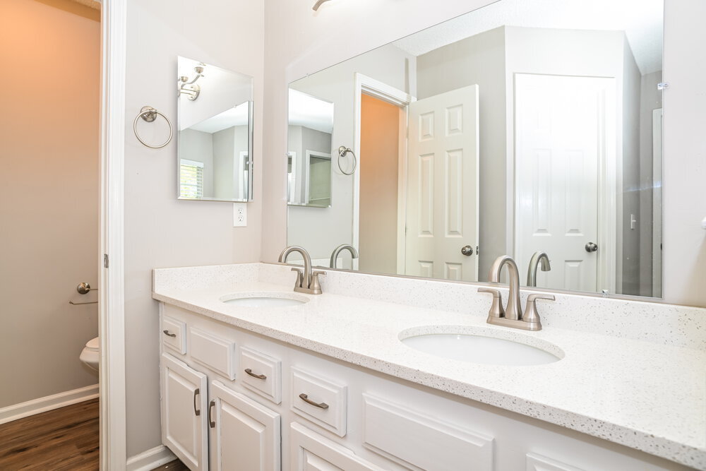 Building Photo - 8237 Abbeyfield Dr