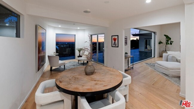 Building Photo - 10134 Angelo View Dr