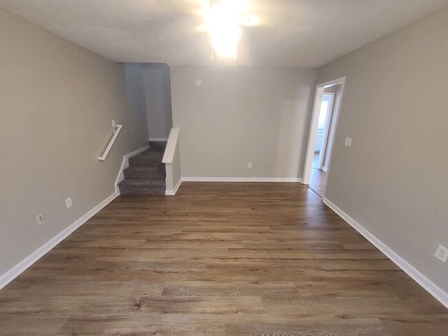 Building Photo - Gorgeous 3BR 2.5BA Home w/ Renovated Kitchen • Fenced Backyard• Garage Parking in Jonesboro