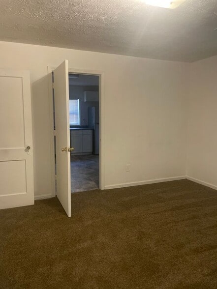 Building Photo - 2294 Bouldercrest Rd