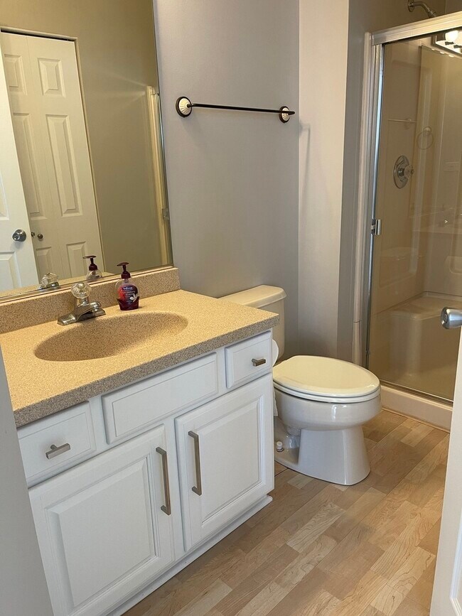 Building Photo - 452 Amherst St