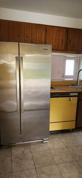 Building Photo - 322 Russet Way