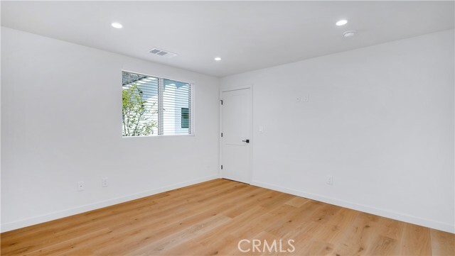 Building Photo - 318 N Catalina St