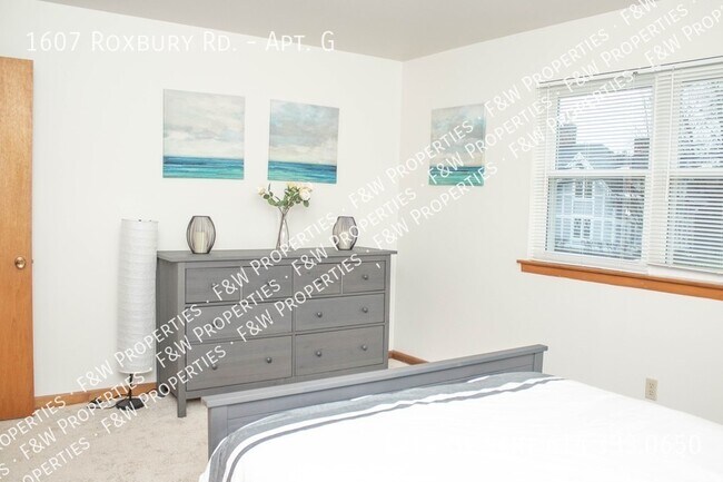 Building Photo - 1607 Roxbury Rd