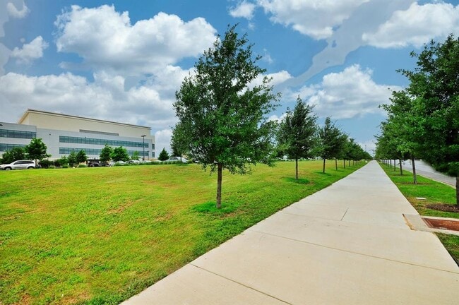 Building Photo - 2508 Simond Ave