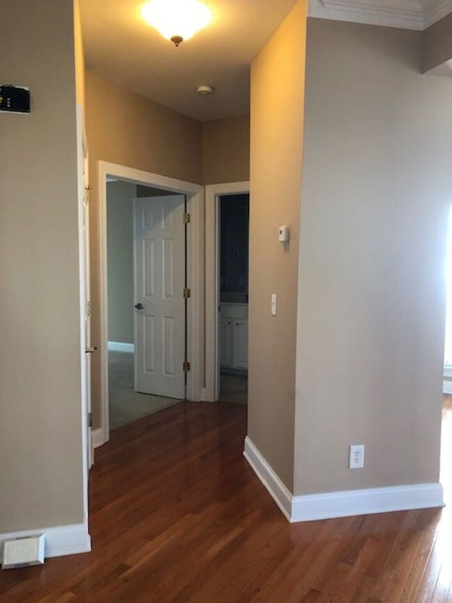 Building Photo - Fabulous home! 5 Bedrooms, 4 Bathrooms!!