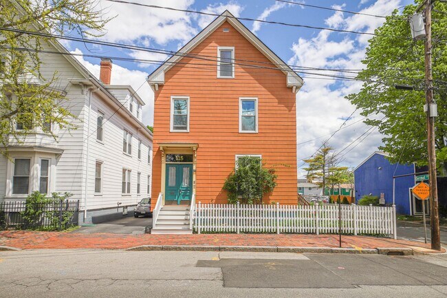 Primary Photo - 115 Clark St