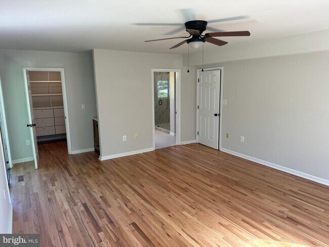 Building Photo - 5426 Enid Pl