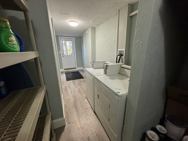 Building Photo - 61 Gates St