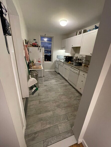 Building Photo - 34 High St