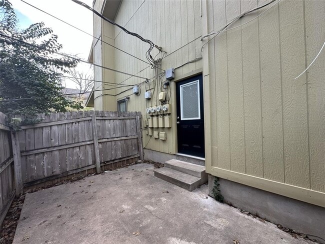 Building Photo - 1305 Camp Craft Rd