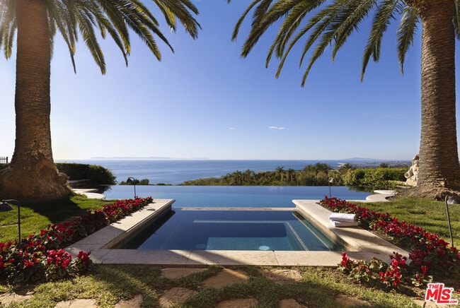 Building Photo - 28 Deep Sea