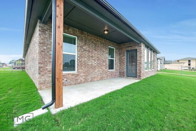 Building Photo - Your New Home in Owasso with Modern Elegance