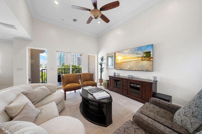 Building Photo - 514 N Birch Rd