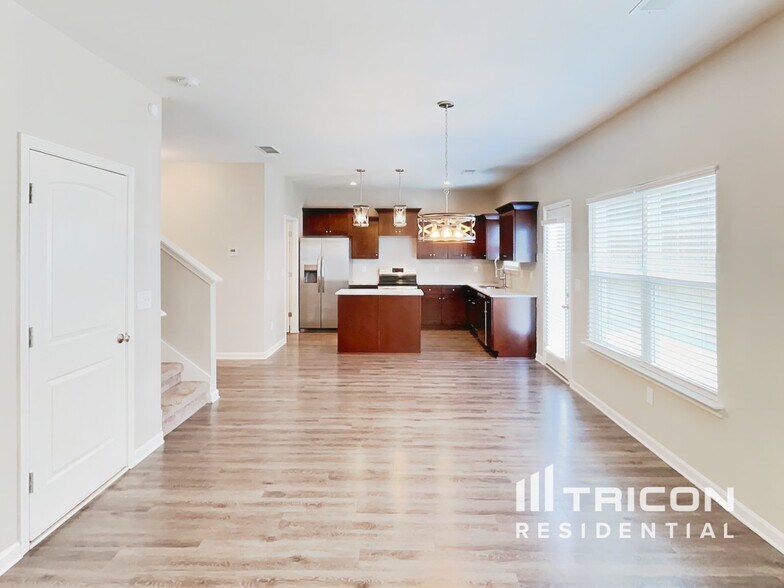 Building Photo - 55 Moss Way