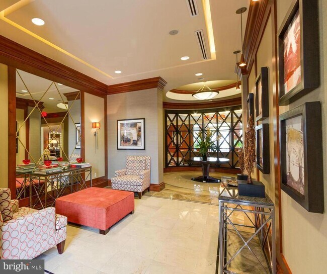 Building Photo - 8220 Crestwood Heights Dr