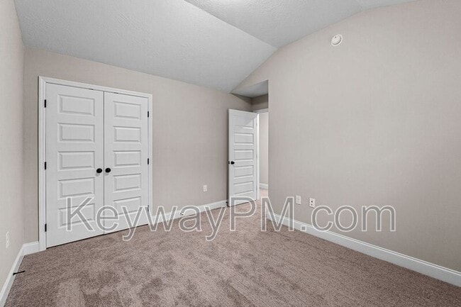 Building Photo - 3070 Venetian Dr