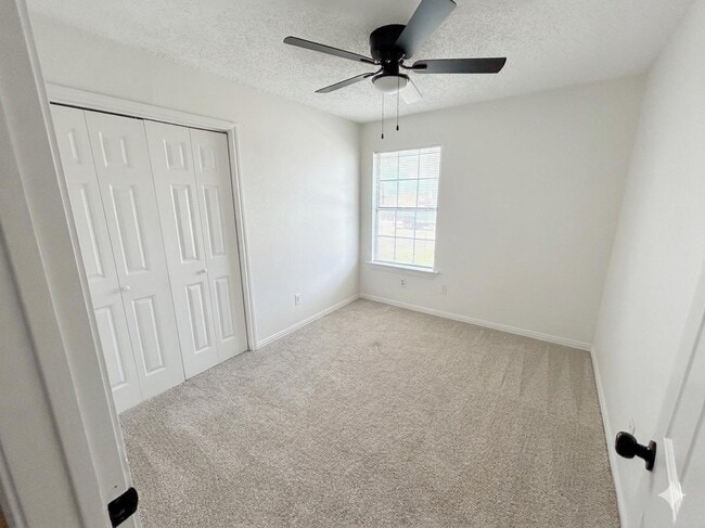 Building Photo - 605 Drexel St