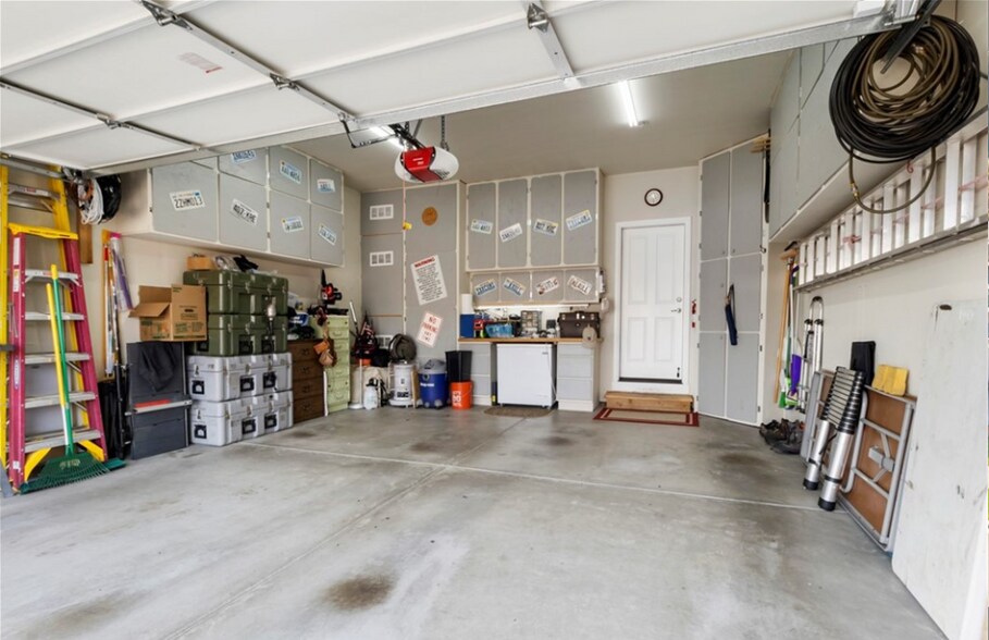 Building Photo - 6707 Udall Pl SE