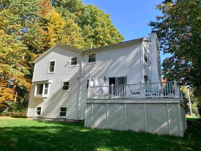 Building Photo - 22 River Bend Cir