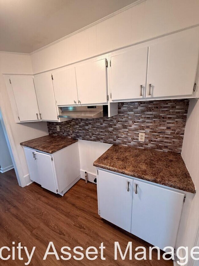 Building Photo - A MUST-SEE SECTION 8 FRIENDLY HOME!!!!