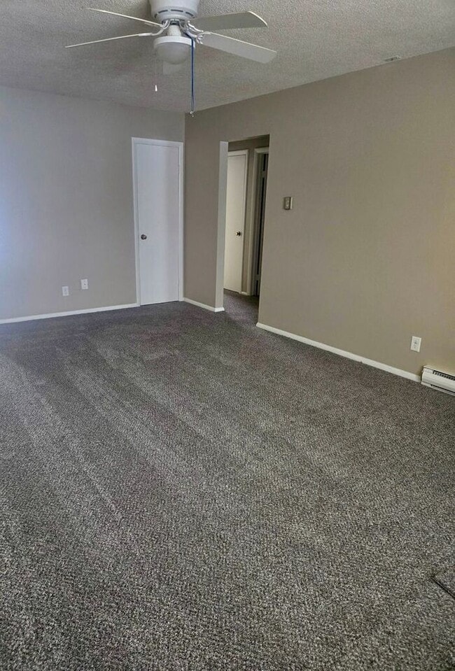 Building Photo - 2 Bed Duplex in Bridgman with attached garage!