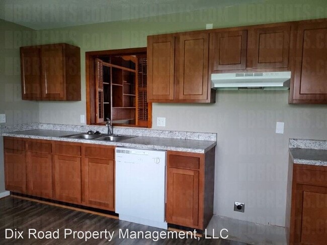 Building Photo - 3 br, 1 bath House - 440 West Wenger Road,