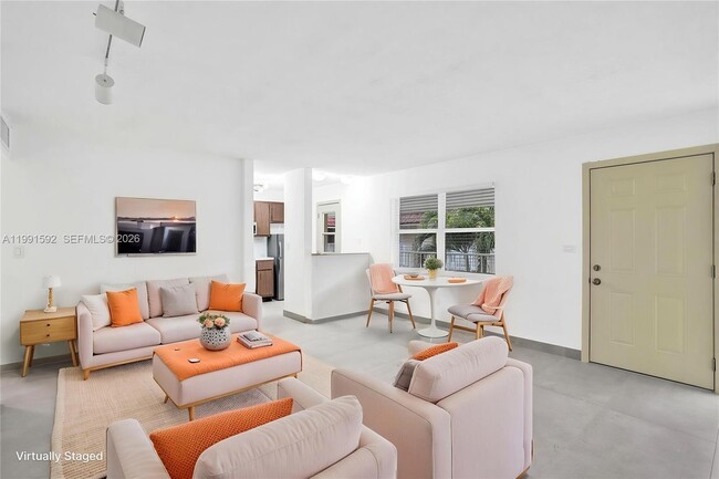 Building Photo - 5325 SW 77th Ct