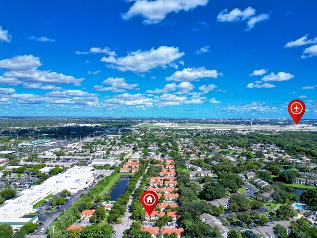 Building Photo - 970 Summit Lake Dr