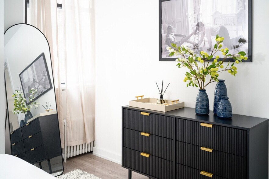 Building Photo - 52 Maiden Ln