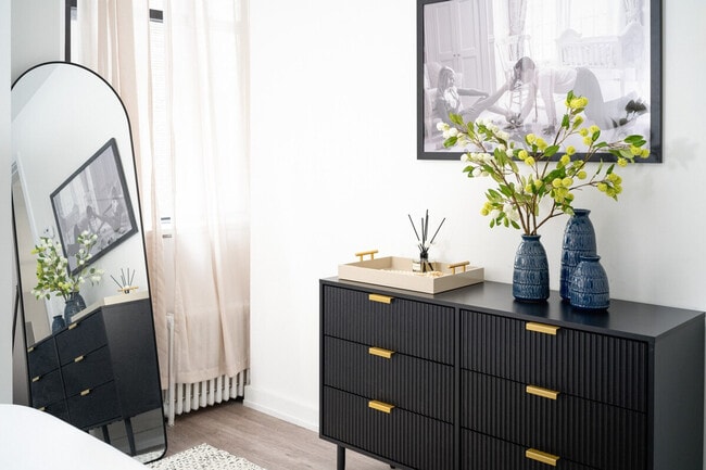 Building Photo - 52 Maiden Ln