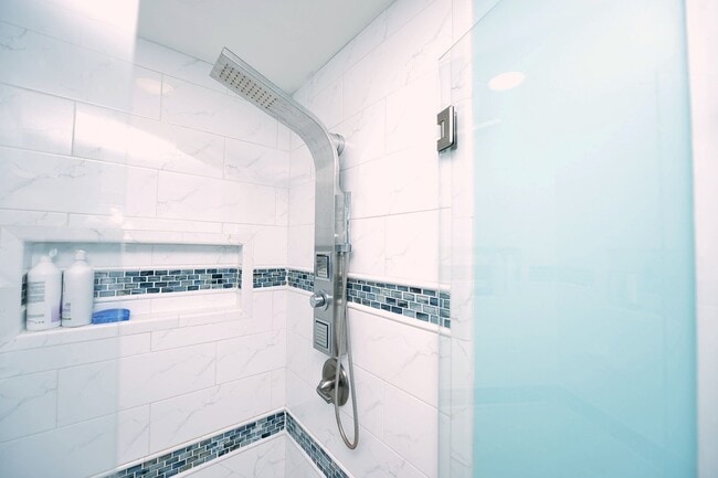 Building Photo - STATELY CUSTOM HOME IN EAGLE HARBOR, ISLE OF WIGHT/CARROLLTON VA!!