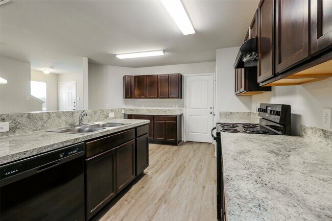 Building Photo - 13907 Westfield Dr