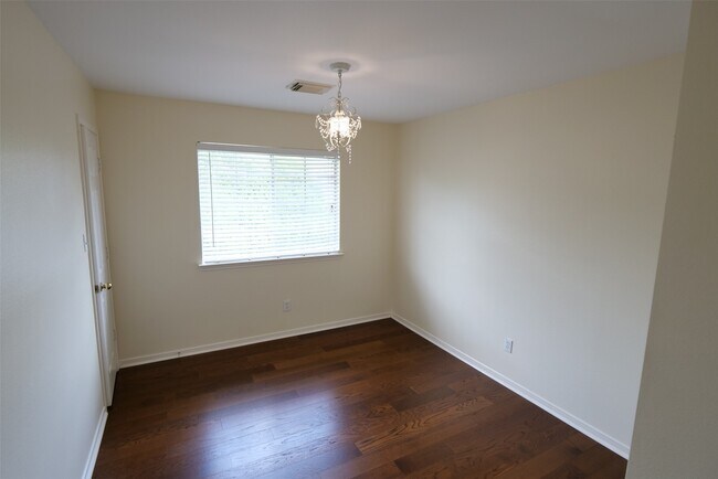 Building Photo - 23822 Hopewell Dr