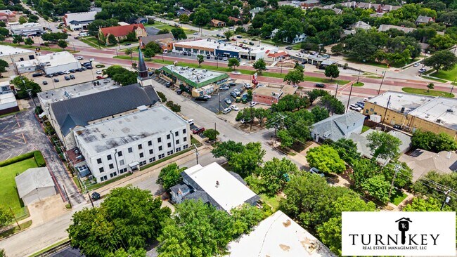 Building Photo - Spacious 2BR/2BA on the Bricks — Walk to Lucile's & the Cultural District