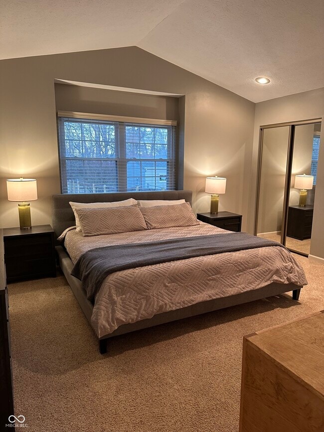 Building Photo - 9209 N Park Ave