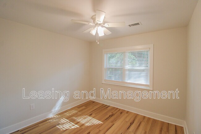 Building Photo - 1757 Skinner Ave