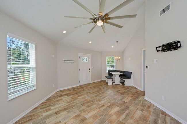 Building Photo - 502 3rd Ave