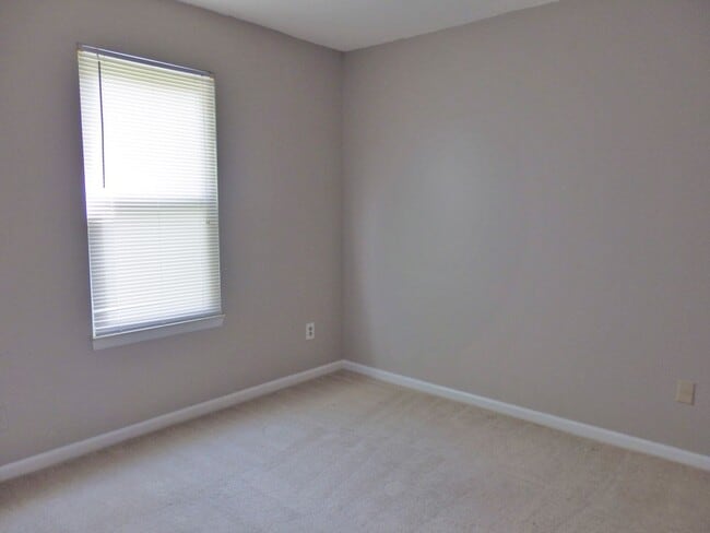 Building Photo - READY 07-15-26! Charming Rock Creek Ranch Home! Community Pool, Tennis Courts, & Playgrounds! Mus...
