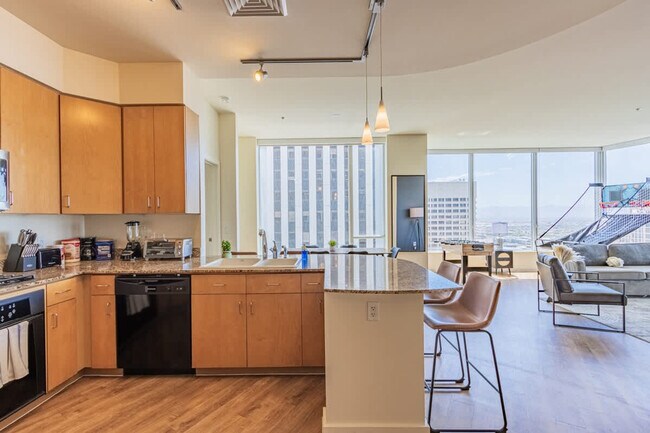 Building Photo - 44 W Monroe St