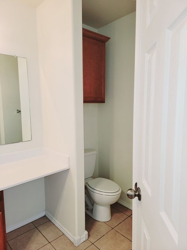 Building Photo - Spacious 3/2/2 in Frenship